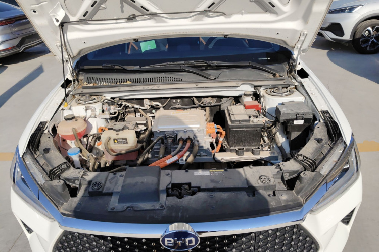 比亚迪e2 2021款 豪华型机舱底盘24