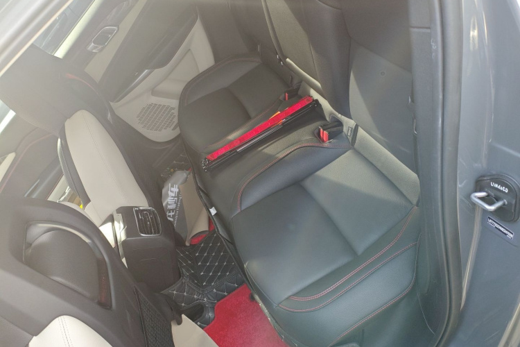 领克02 2021款 1.5TD DCT两驱耀 冠军版中控内饰7004