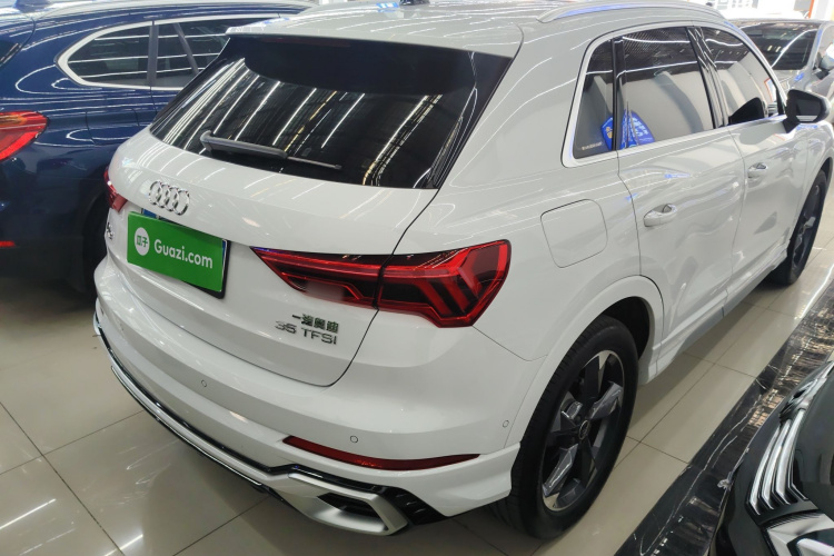 奥迪Q3 2024款 35 TFSI 时尚动感型车身外观7