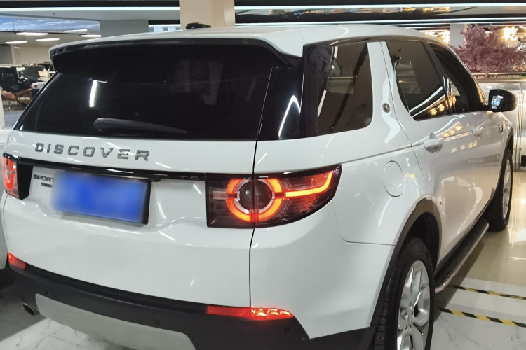 路虎 发现神行 2016款 2.0T HSE车身外观7