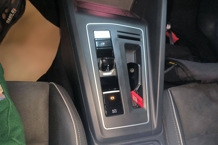 大众 高尔夫 2023款 改款 280TSI DSG R-Line Lite局部细节18