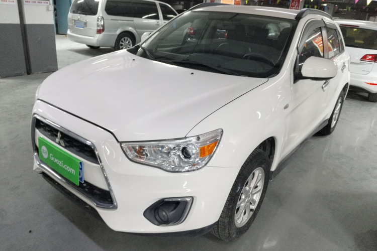 三菱 劲炫ASX 2013款 2.0L CVT两驱精英版车身外观1