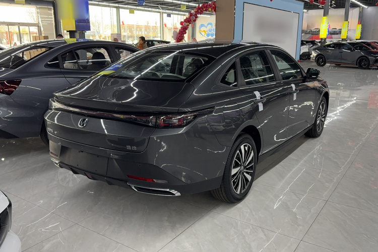 长安 逸动 2025款 蓝鲸 1.5T 500Bar尊贵型车身外观6003
