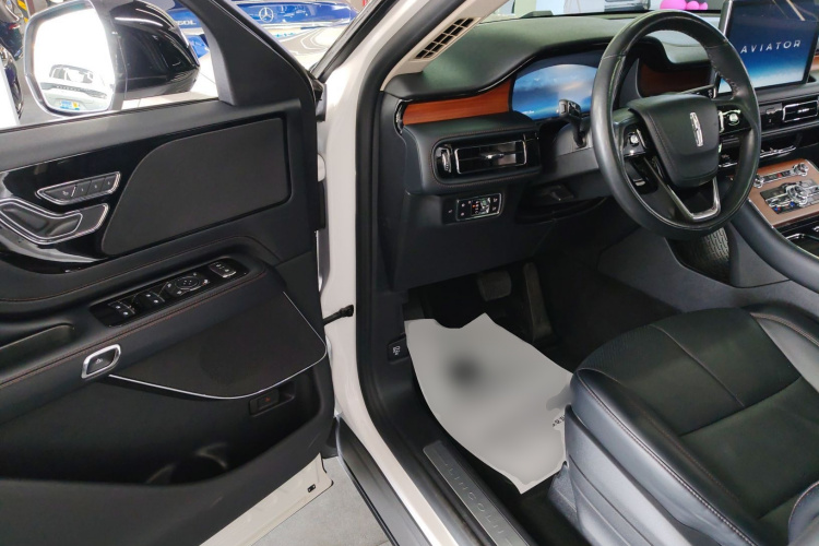 林肯 飞行家 2022款 3.0T V6 四驱尊享版中控内饰20
