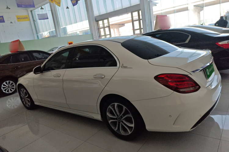 奔驰C级 2018款 C 180 L 时尚型运动版车身外观4