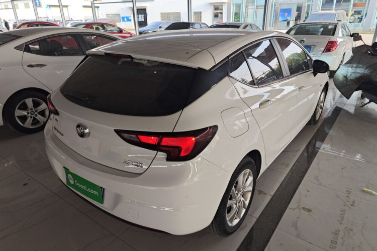 别克 威朗 2016款 两厢 15S 自动进取型车身外观7