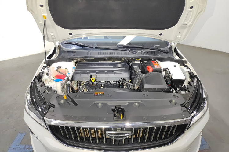 吉利汽车 帝豪 2022款 第4代 1.5L CVT旗舰型机舱底盘24