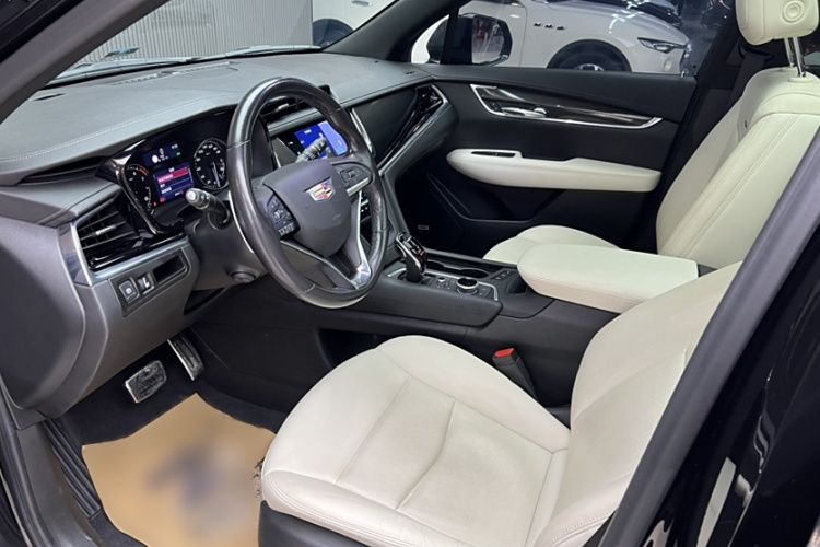凯迪拉克XT6 2020款 28T 六座豪华运动型至享安全版中控内饰7005