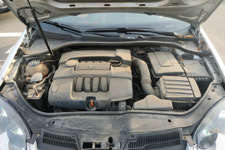 大众 速腾 2011款 1.6L 自动舒适型机舱底盘24