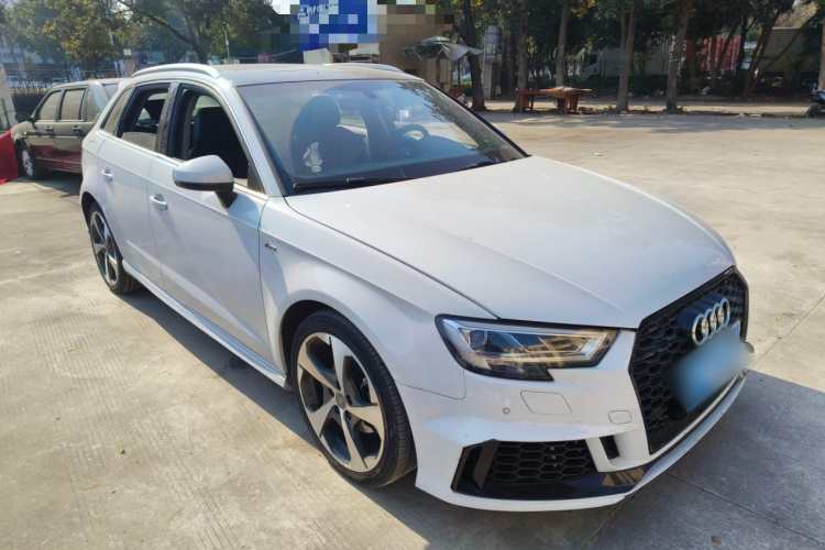 奥迪A3 2018款 30周年年型 Sportback 35 TFSI 运动型车身外观3