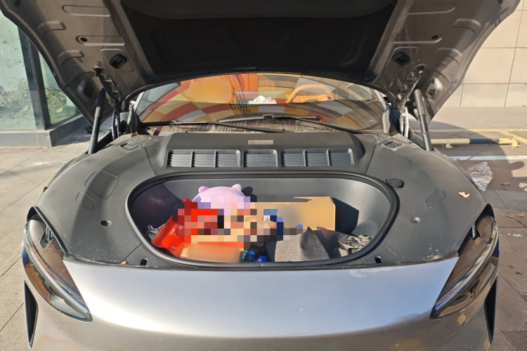 小米汽车 小米YU7 2025款 超长续航高性能四驱Max版局部细节24