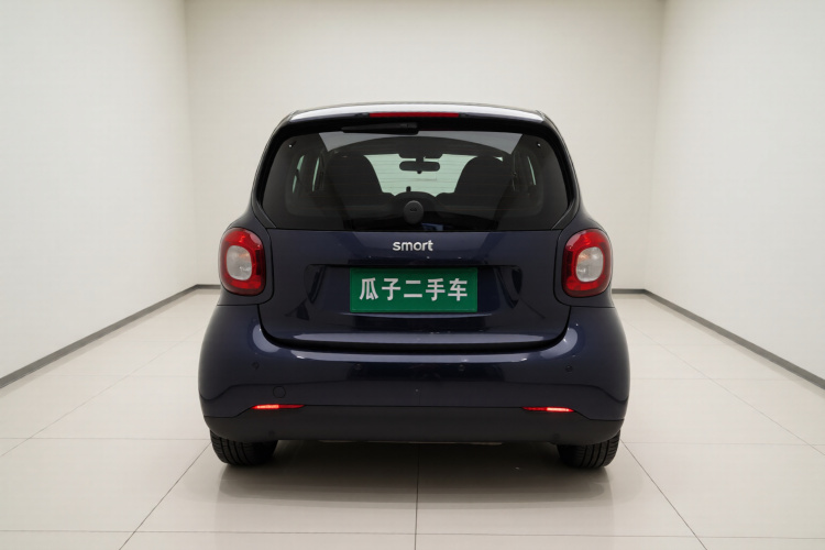 smart fortwo 2015款 1.0L 52千瓦硬顶灵动版车身外观6