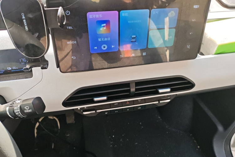 吉利银河 2024款 熊猫mini 200km 耐力熊局部细节16