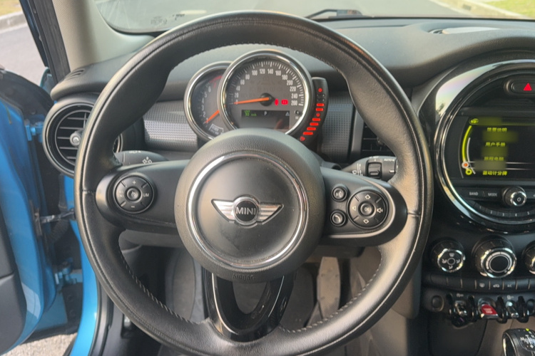 MINI 2015款 1.5T COOPER Fun 五门版局部细节13