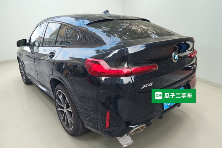 宝马X4 2022款 xDrive 25i M运动套装车身外观5