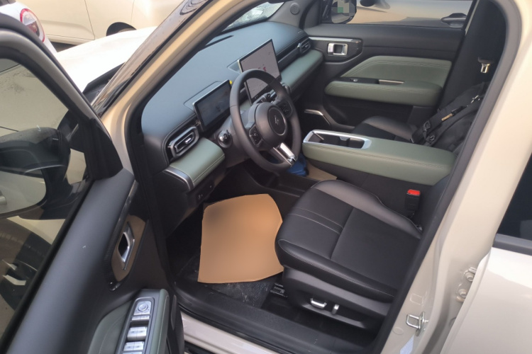 宝骏悦也Plus 2026款 301km旗舰版中控内饰20