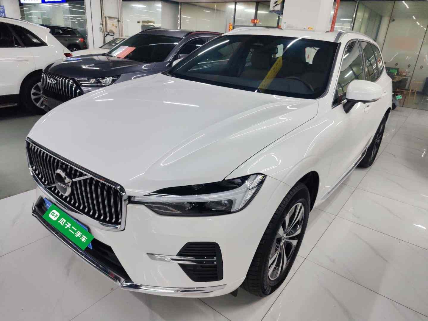 沃尔沃XC60 2025款 B5 四驱智逸豪华版(2)