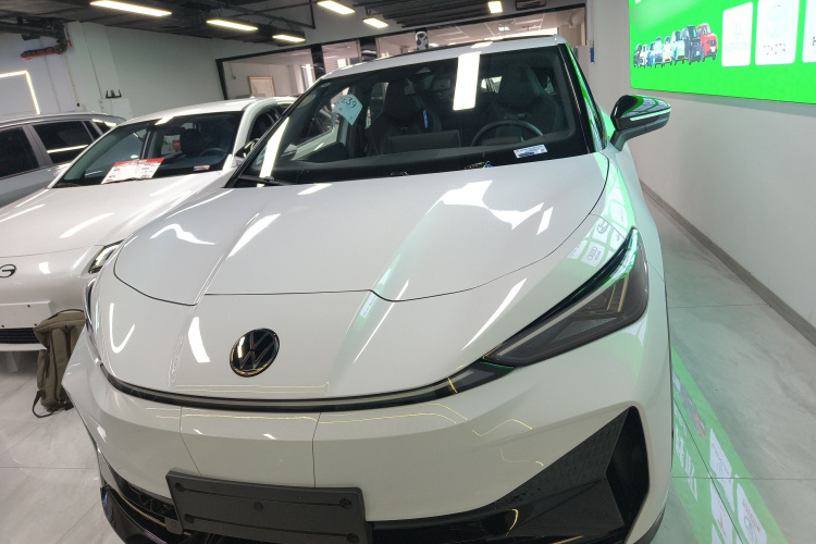 大众 ID.UNYX 与众 2024款 Pro 长续航版车身外观2