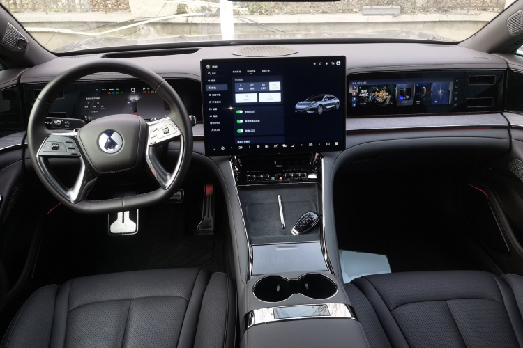 腾势Z9 2024款 1100km 四驱Ultra版中控内饰12