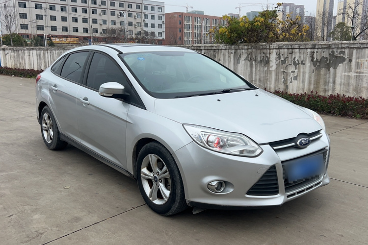 福特 福克斯 2012款 三厢 1.6L 手动风尚型车身外观6005