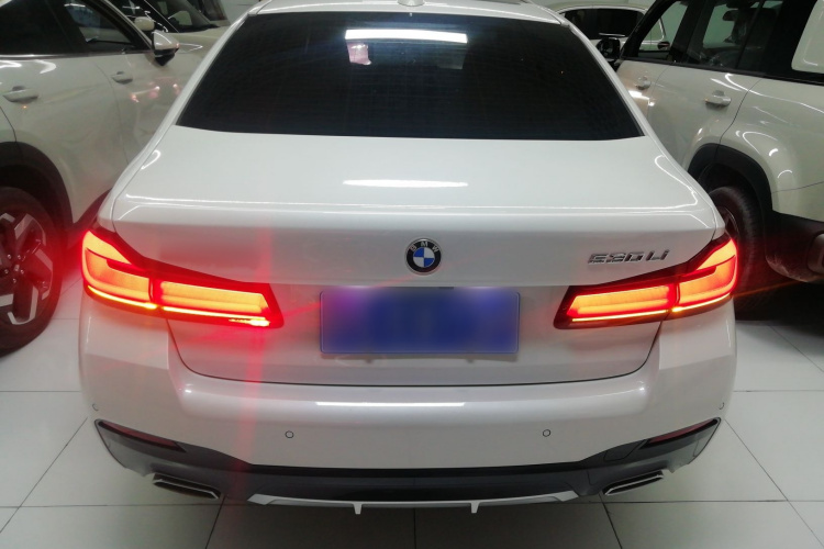 宝马5系 2023款 530Li 领先型 M运动套装车身外观6