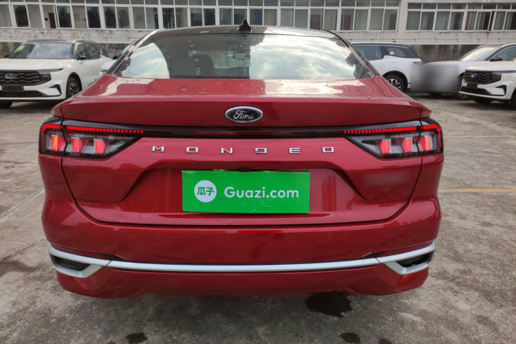 福特 蒙迪欧 2025款 2.0T EcoBoost 至尊型车身外观6