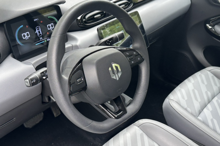 零跑汽车 零跑T03 2024款 403舒享版中控内饰7011