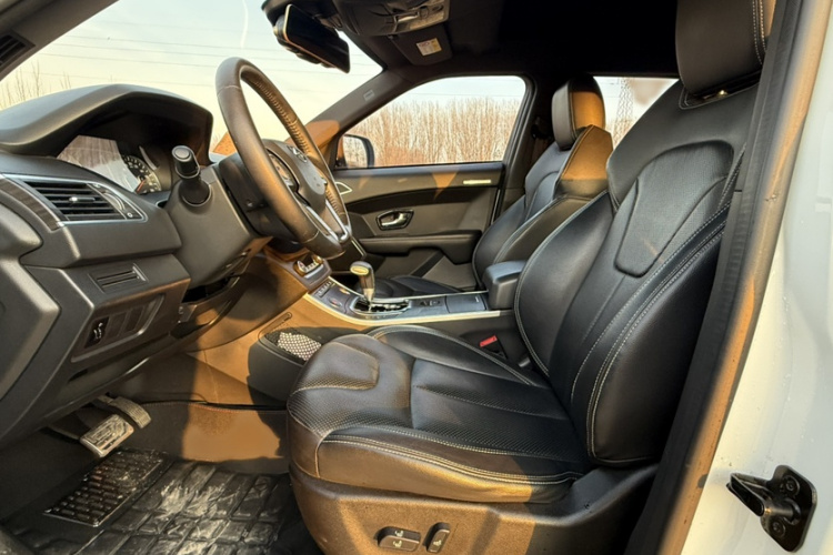 陆风X7 2016款 2.0T 全景尊贵版中控内饰7001