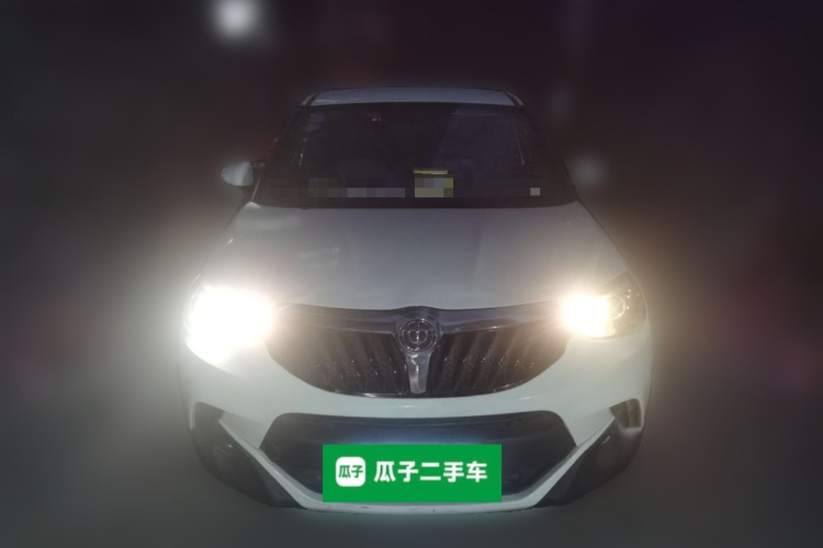 中华V3 2015款 1.5L 自动舒适型车身外观6001