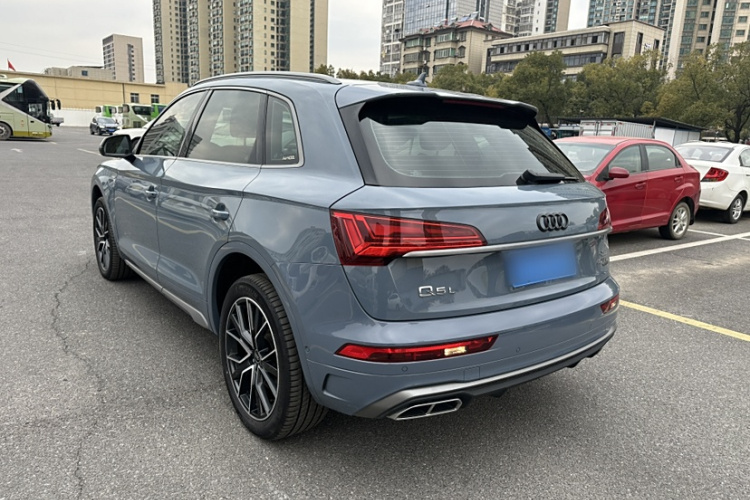 奥迪Q5L 2022款 40T RS套件燃速型车身外观6004