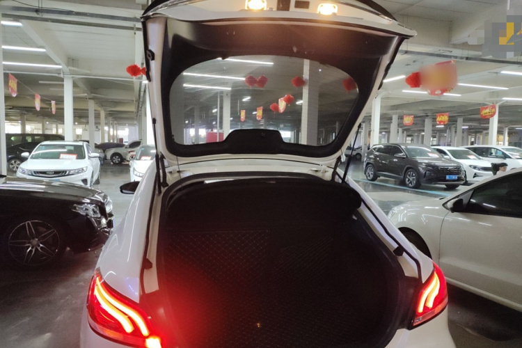 名爵 MG6 2019款 20T 自动星辉版机舱底盘23