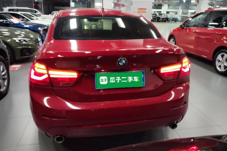 宝马1系 2020款 120i 时尚型车身外观6