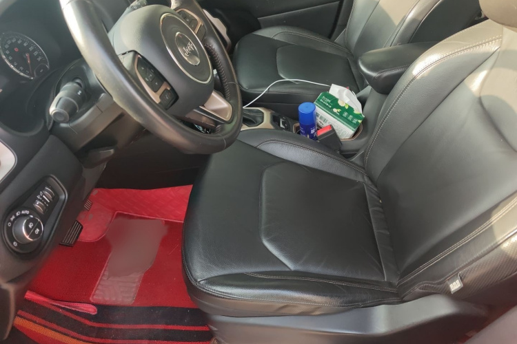 Jeep 自由侠 2017款  180TS 自动四驱全能敞篷版局部细节19