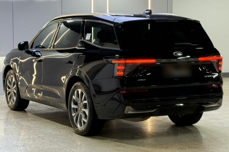 福特 2023款 锐界L 2.0T EcoBoost E混动四驱七座至尊型车身外观6002