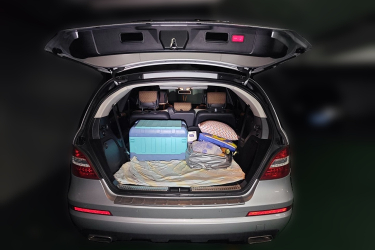 奔驰R级 2017款 R 320 4MATIC 商务型臻藏版局部细节23