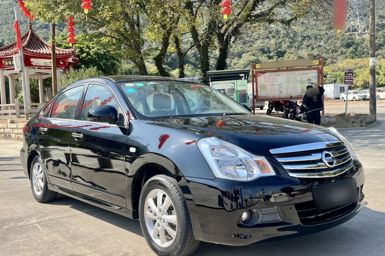 日产 轩逸 2012款 经典 1.6XE 手动舒适版车身外观3