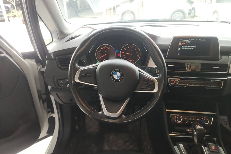 宝马2系旅行车 2016款 218i 时尚型中控内饰13