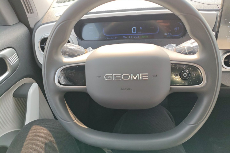 吉利银河 熊猫 2025款 210km 元气熊中控内饰13