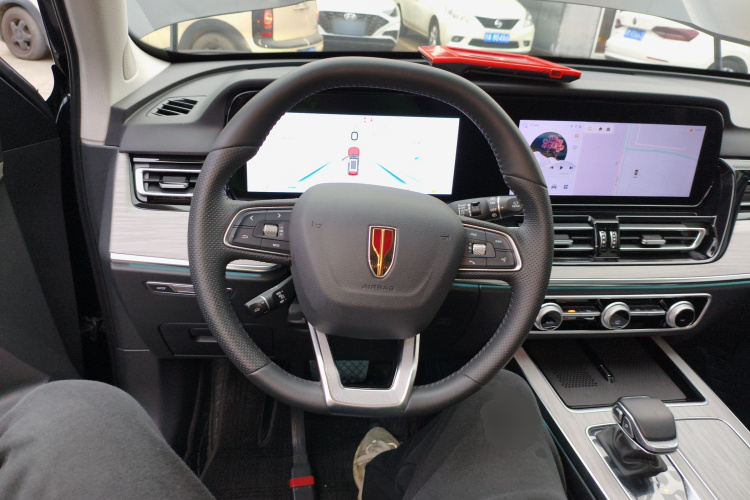 红旗HS5 2025款 2.0T 两驱旗享Pro版中控内饰13