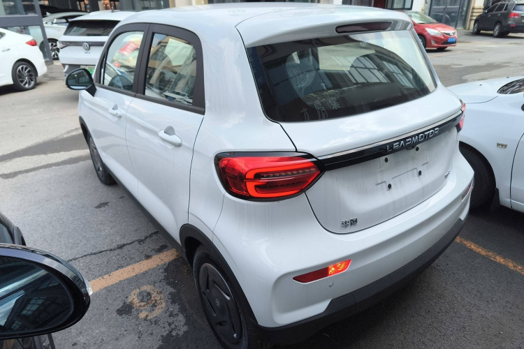 零跑汽车 零跑T03 2024款 200轻享版车身外观4