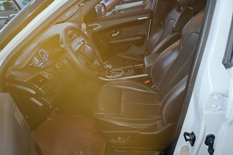 陆风X7 2018款 劲越 1.5T 全景至尊型局部细节19