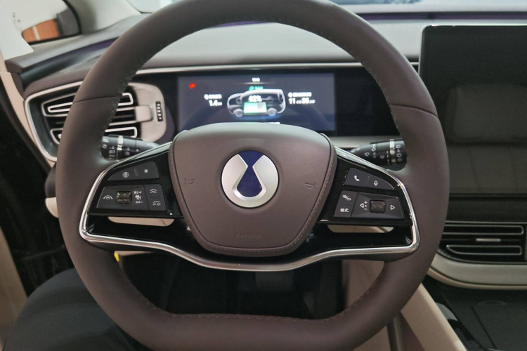 腾势D9 2024款 DM-i 980 四驱尊荣型局部细节13