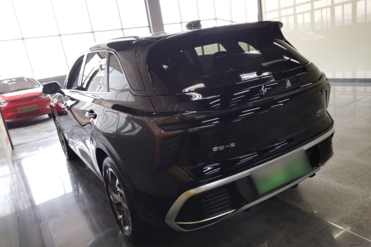 红旗HS3 PHEV 2024款 PHEV 115km 劲为版车身外观4