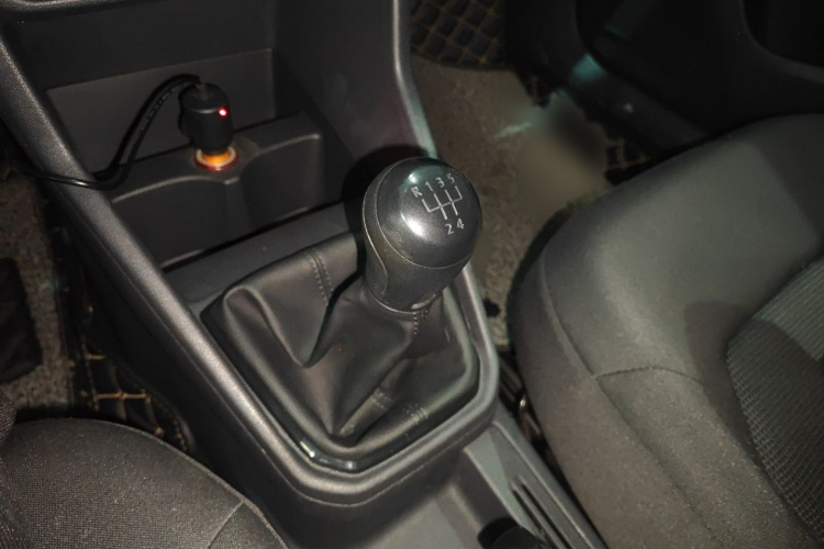 大众 捷达 2019款 梦想版 1.4L 手动时尚型局部细节18