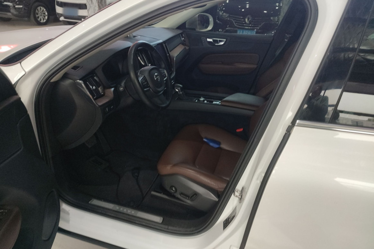 沃尔沃XC60 2019款 T5 四驱智远版 国V中控内饰19