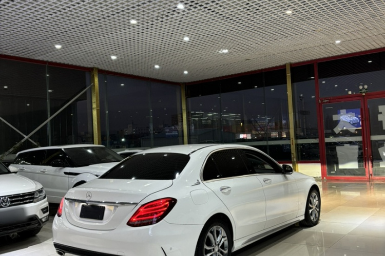 奔驰C级 2017款 改款 C 180 L 动感型运动版车身外观6002