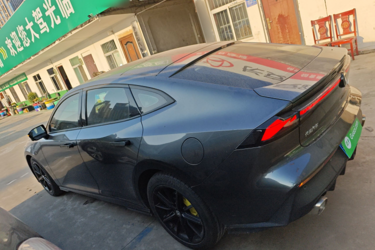 长安UNI-V 2022款 1.5T 尊贵型车身外观6003