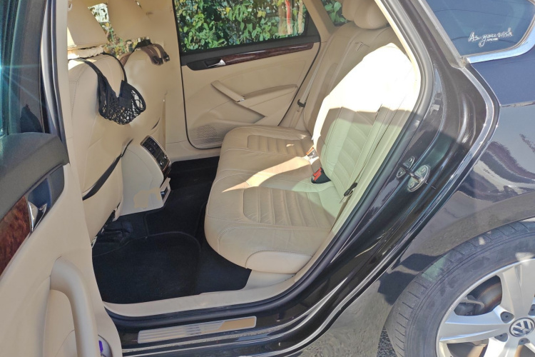 大众 帕萨特 2013款 1.8TSI DSG御尊版中控内饰7004