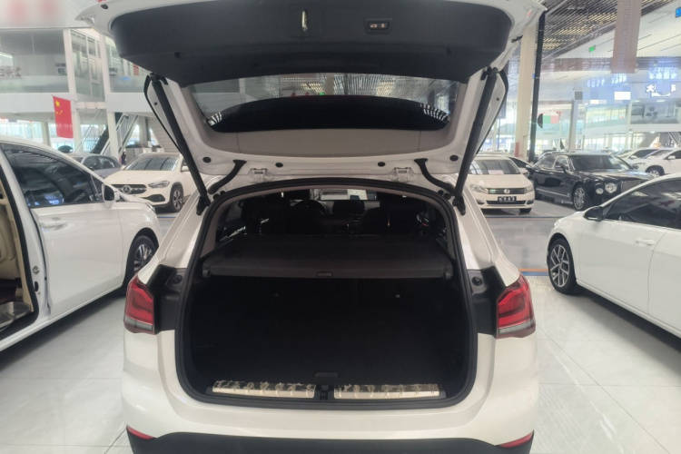 宝马X1 2022款 sDrive25Li 领先型机舱底盘23