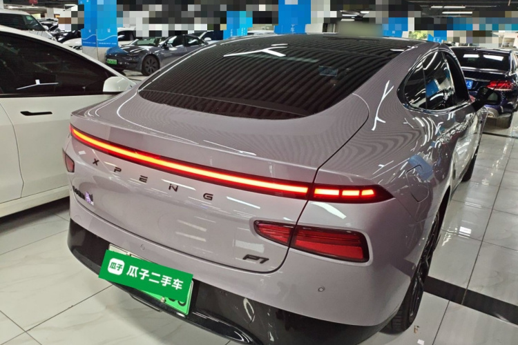 小鹏P7 2024款 P7i 702 Max 鹏翼版车身外观7